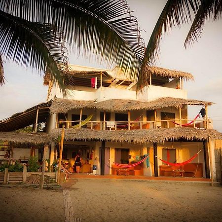 Beach Front Bungalows At The Coconut Canoa Εξωτερικό φωτογραφία
